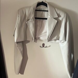 Maniere De Voir Women's Cream Blazer